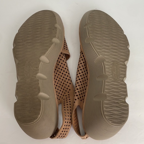 Clarks Artisan Women’s Reedly Variel Nubuck Wedge Sandals Sand 9 - Picture 6 of 6